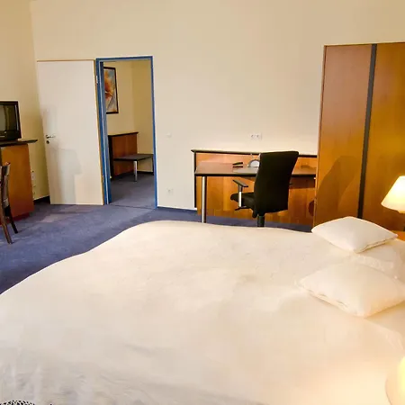 Dormero Hannover-langenhagen Airport מלון 4*