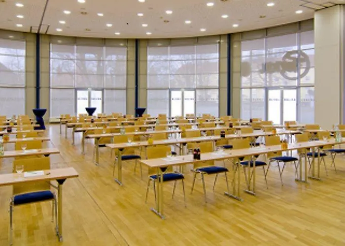 Hotel Dormero Hannover-langenhagen Airport 4*